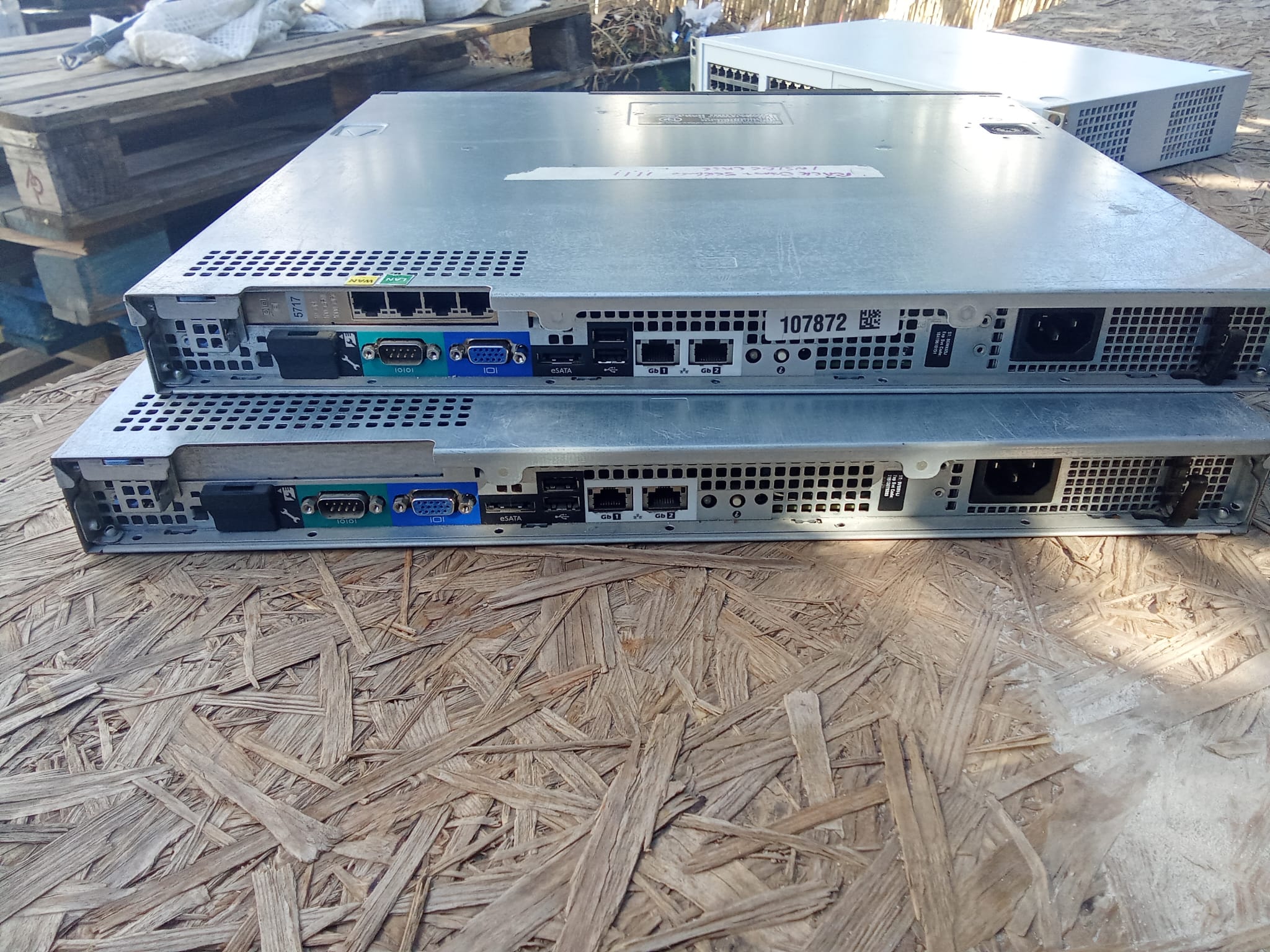 Dell PowerEdge R210 Quad-Core X3430 | 8GB | 2x1TB HDD | 1 U Server + Dell PowerEdge R210 II 1U i3-2120 | 8GB | SSD 60GB