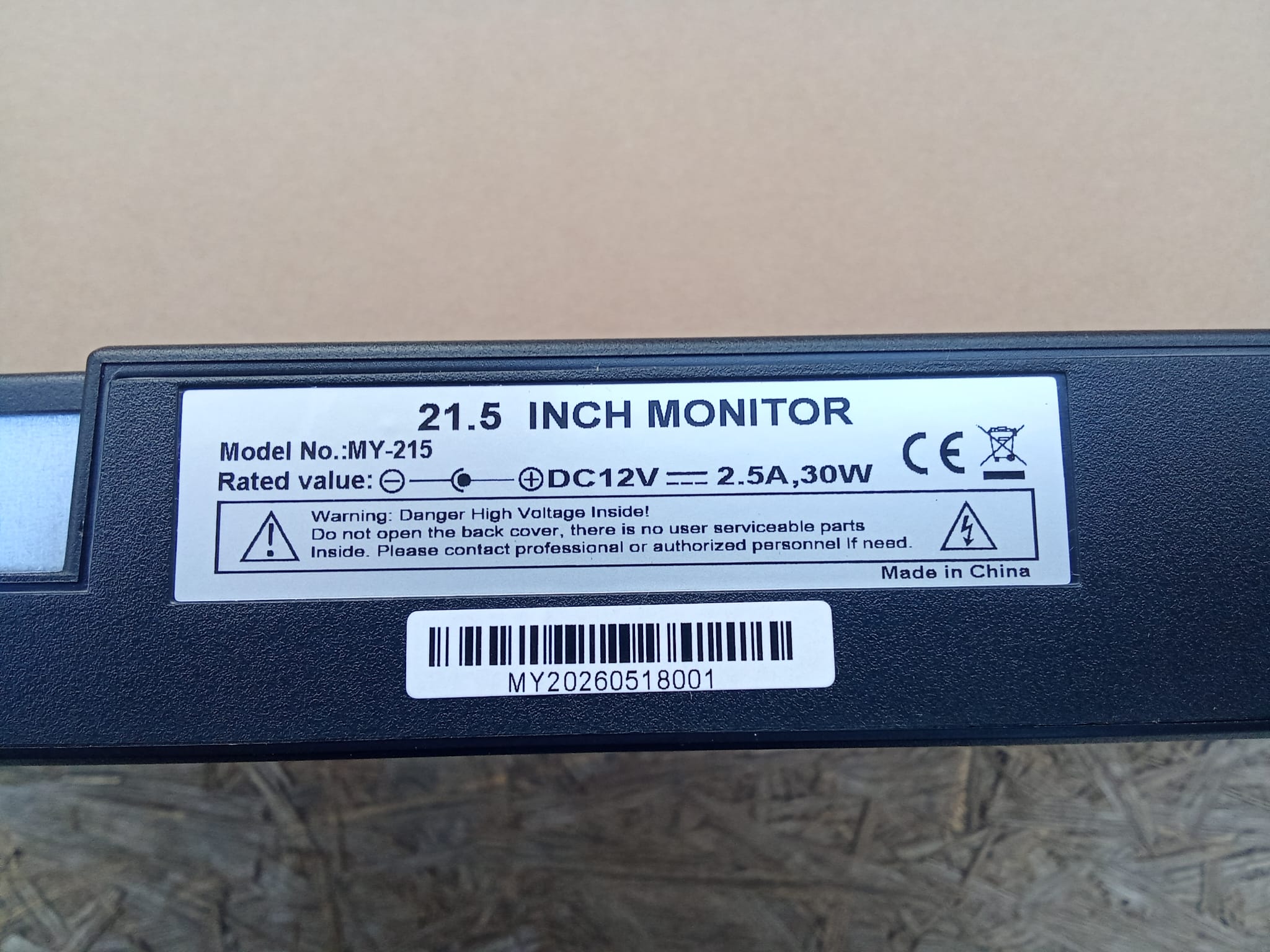 Monitor Profissional MY-215 (21.5"): Maximize o seu Espaço e Produtividade